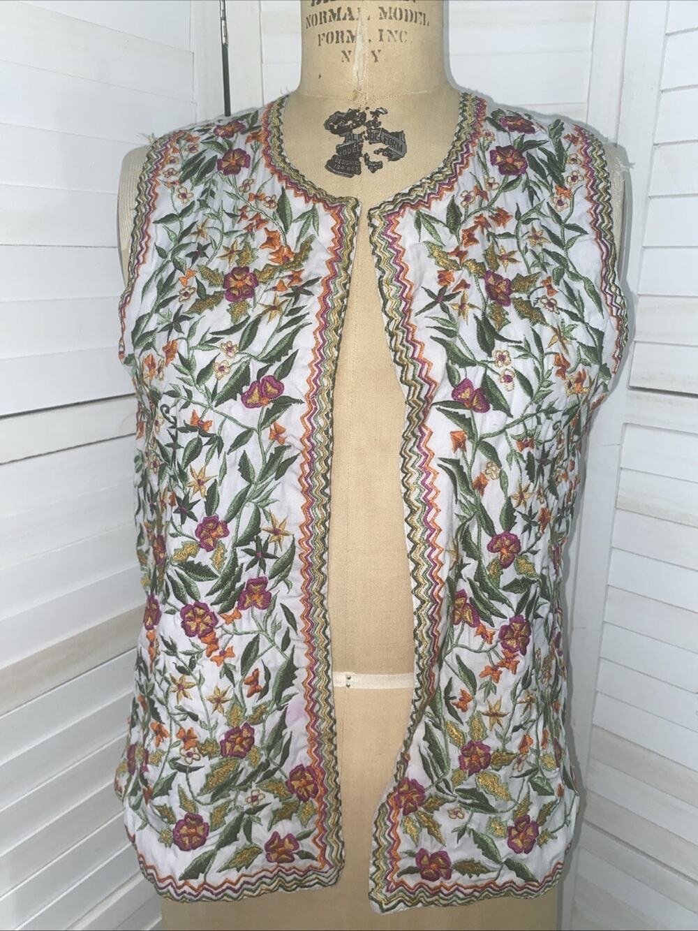 VTG Handmade Peasant Boho Style Embroidered Vest Top Hippy Medium